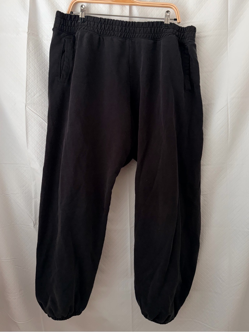 Men's Black Relaxed-Fit Elastic Waist Jogger Pants